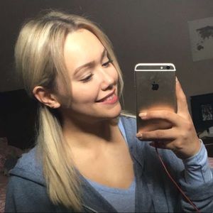 Meet your Posher, Liz